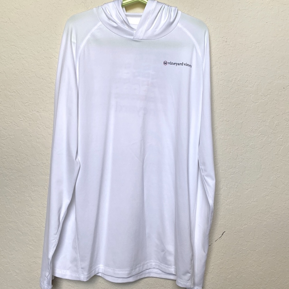 Vineyard vines boys performance shirt size M